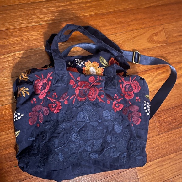 Johnny Was Duffle Bag Embroidery & Removable strap - Picture 4 of 7